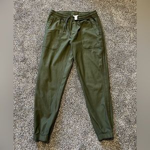 Athleta Farallon Jogger Drawstring Tapered Leg Pants Aspen Olive Green Medium